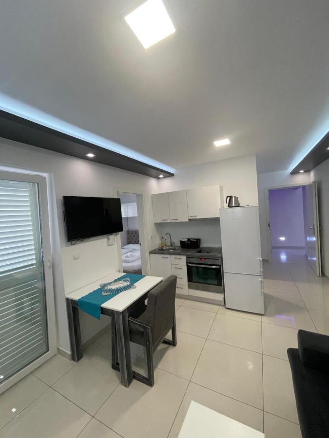 Villa San Antonio-Exclusive Apartments 巴斯卡 外观 照片