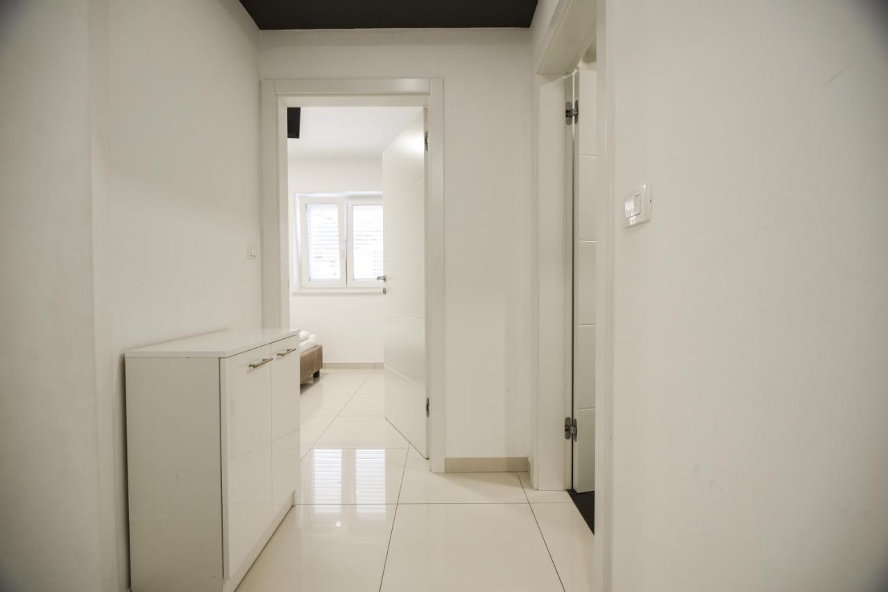 Villa San Antonio-Exclusive Apartments 巴斯卡 外观 照片