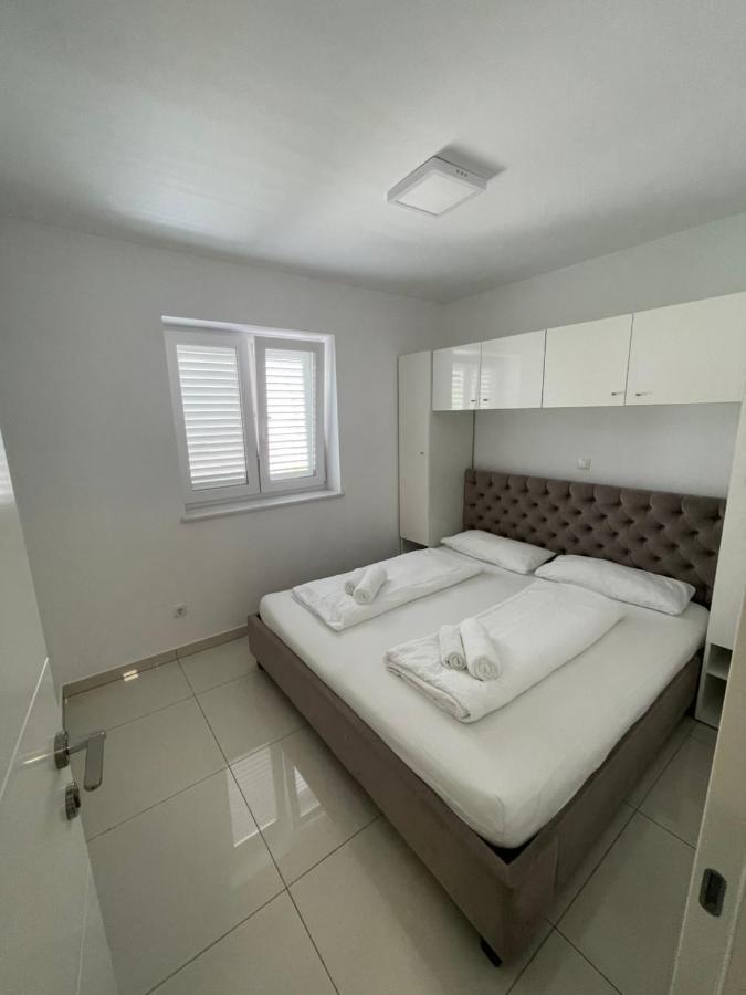 Villa San Antonio-Exclusive Apartments 巴斯卡 外观 照片